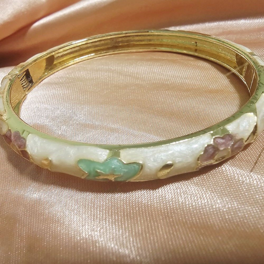 Elegant Gold and Green Floral Bracelet